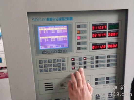 維修獅島消防主機主板，專業維修師傅，好經驗